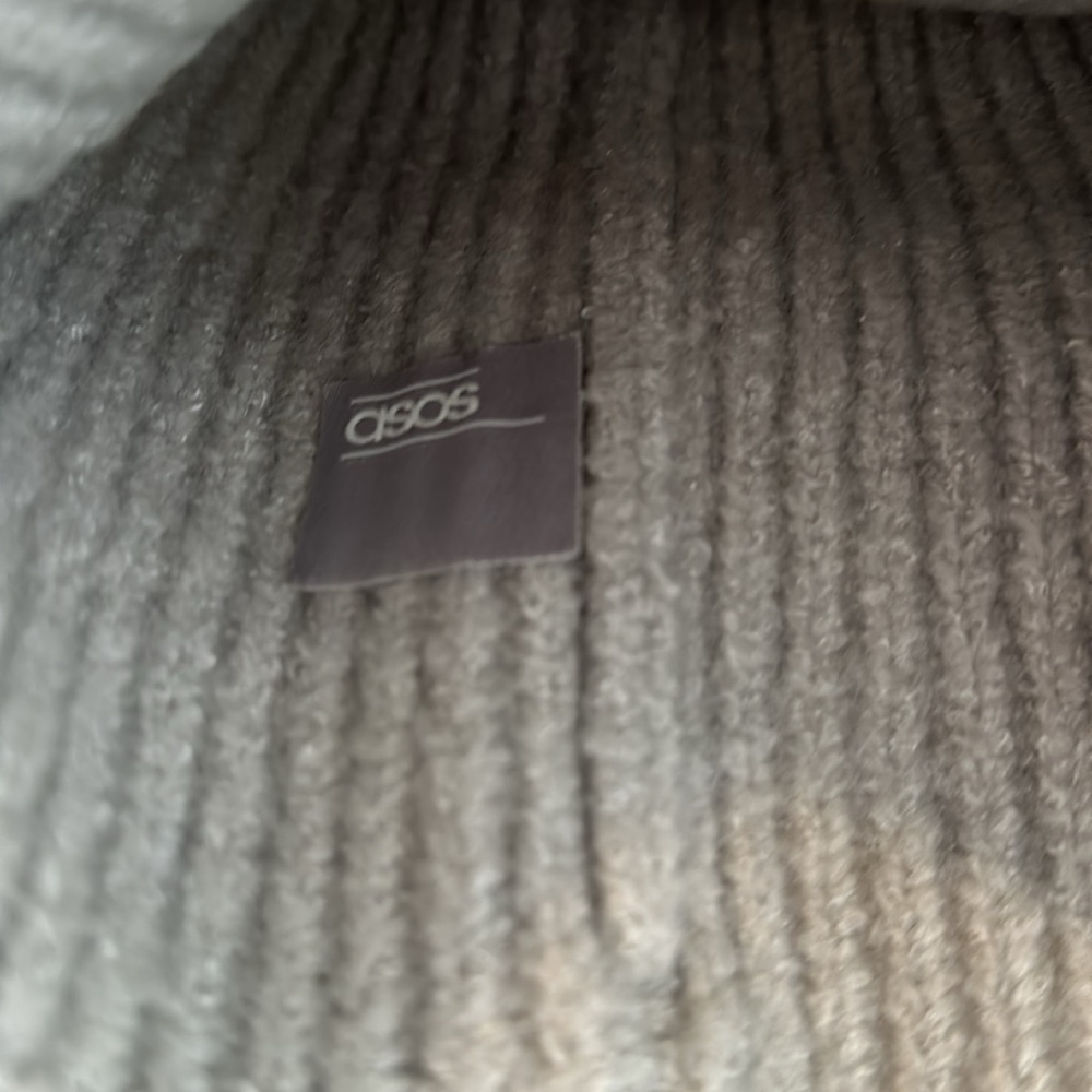 ASOS Oversized Beanie - Picture 2 of 2